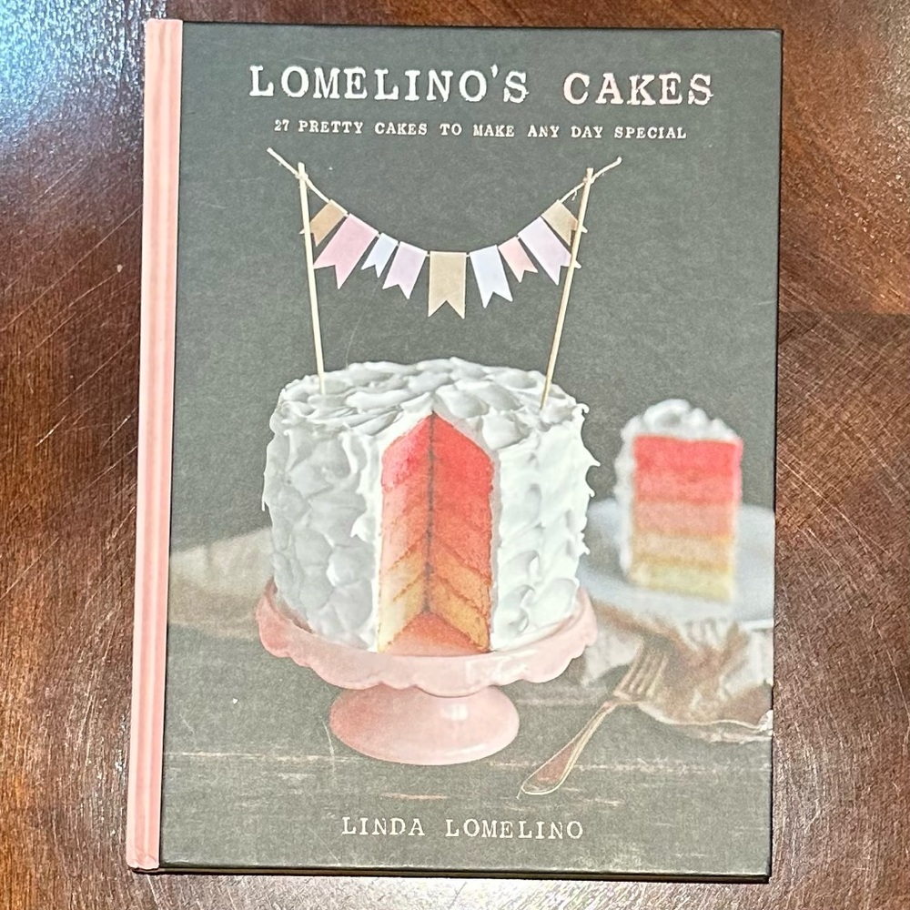 Lomelino's Cakes Cookbooe